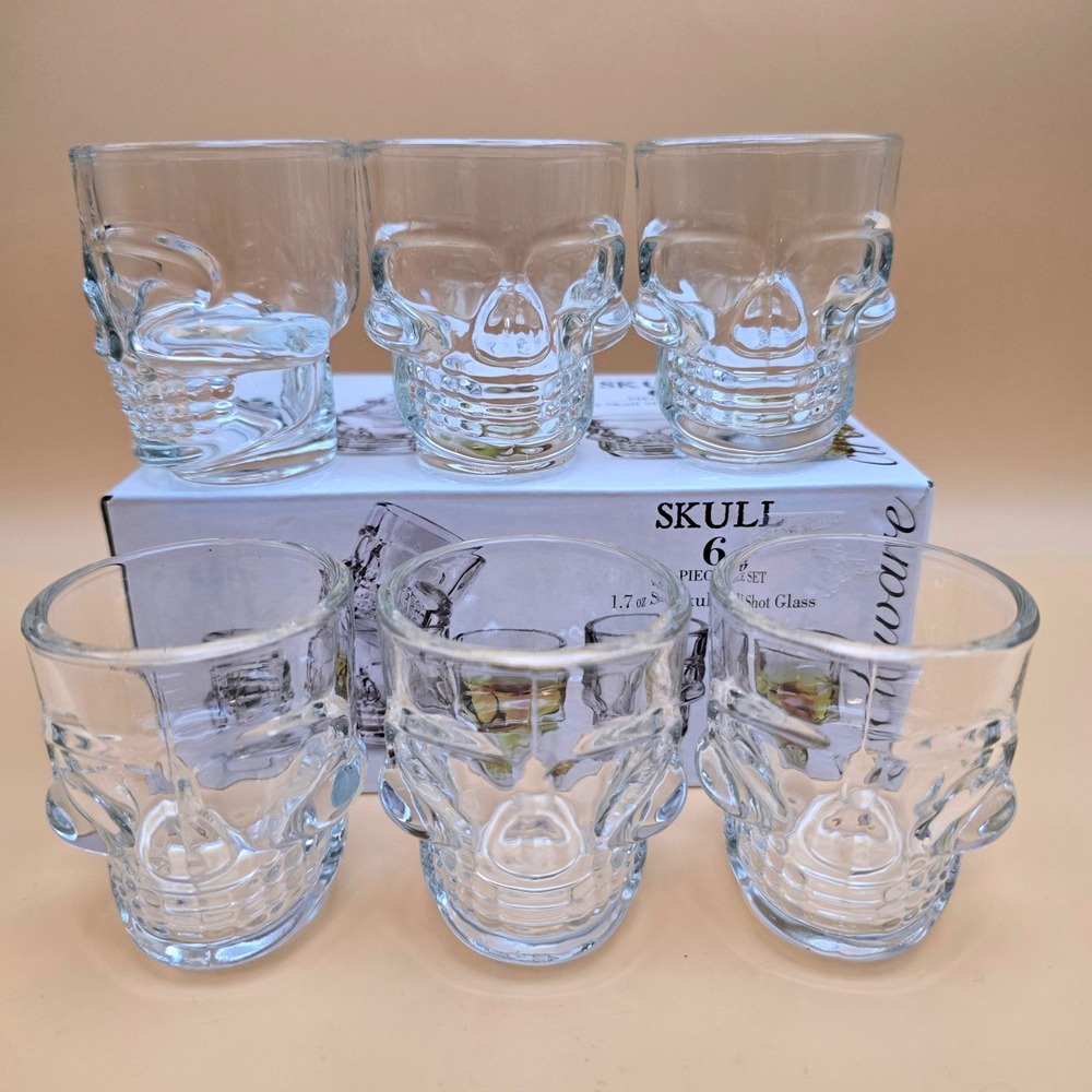 Circleware Skull 6 Piece Set 1.7 oz Clear Glass Skull Shot Glasses Barware NEW